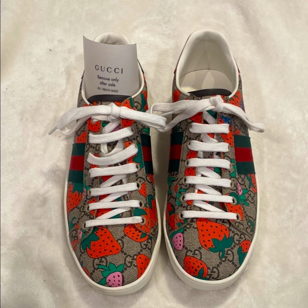 Gucci Strawberry Print Sneakers w/Original Box & Duster Bag